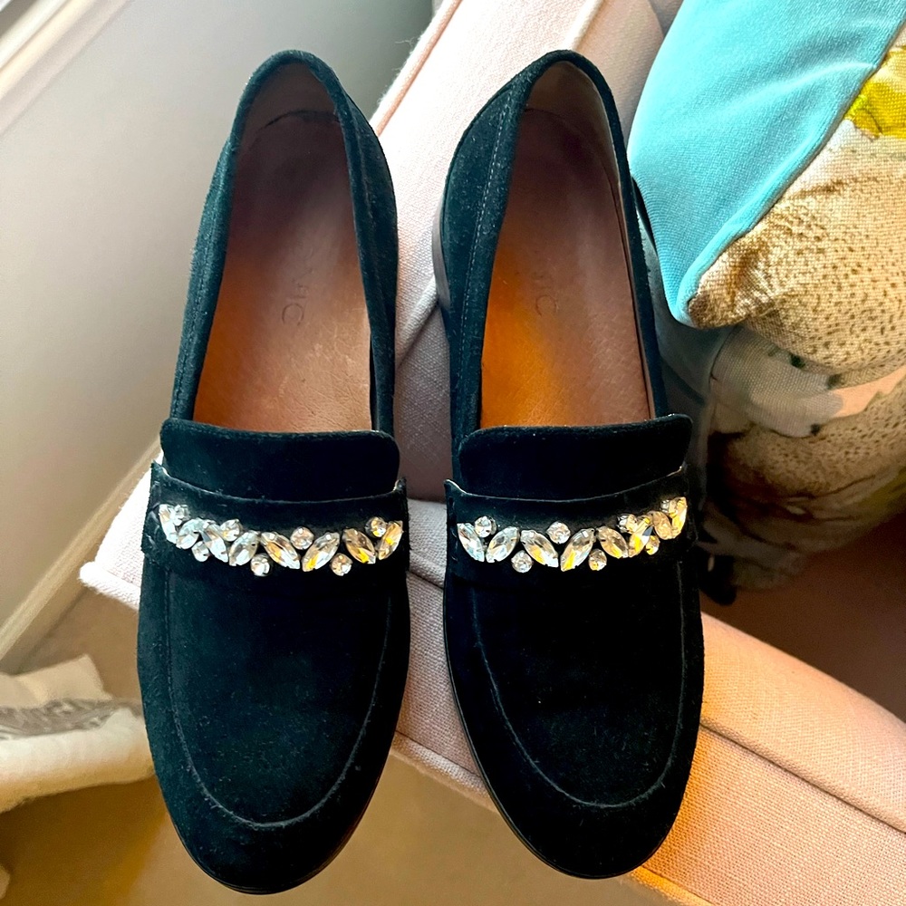 Vionic Avvy black loafers